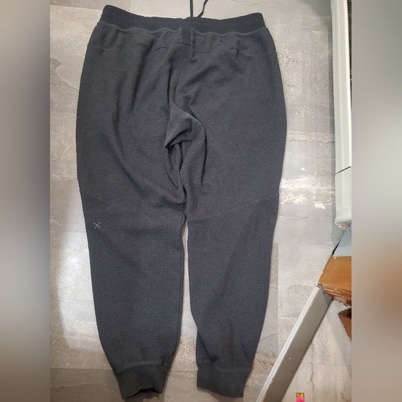 Lululemon At Ease Jogger. Heathered Black (Grey, Black). 28" Inseam. Size XXL. - Picture 5 of 14